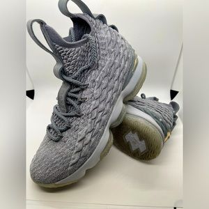 Men’s Nike LeBron 15 XV City Edition Wolf Grey Metallic Gold Cool Grey Size 8